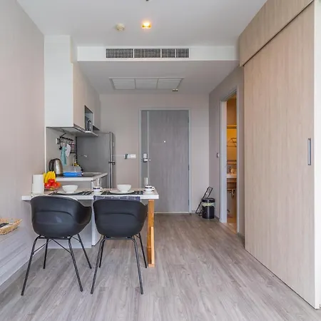 Aeras Beachfront Condominium Jomtien Beach Exterior photo