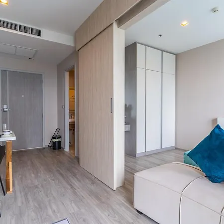 Aeras Beachfront Condominium Jomtien Beach Exterior photo