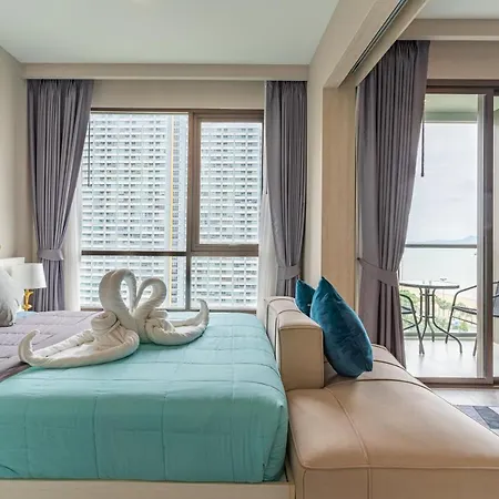 Aeras Beachfront Condominium Jomtien Beach Exterior photo